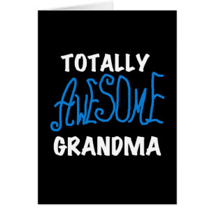 T-shirts bleus et cadeaux de grand-maman