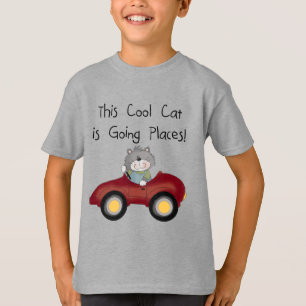 T-shirts et cadeaux rouges allants de voiture