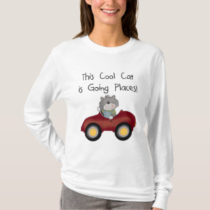 T-shirts et cadeaux rouges allants de voiture