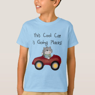 T-shirts et cadeaux rouges allants de voiture