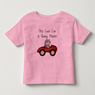T-shirts et cadeaux rouges allants de voiture
