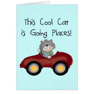 T-shirts et cadeaux rouges allants de voiture d'en