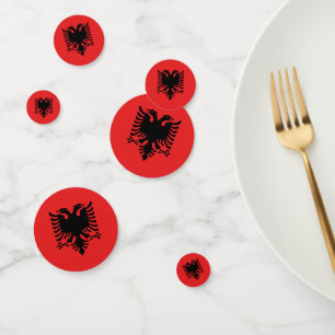 Table confetti avec drapeau de l'Albanie
