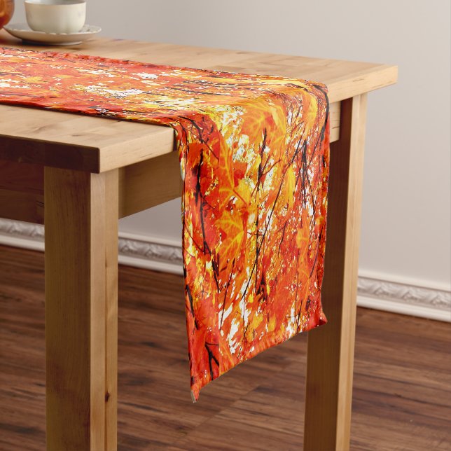 Table Court Feuilles de érable orange en automne chemin de tab (In Situ)