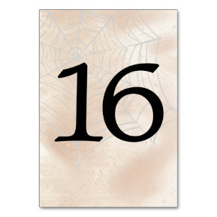 Table Éffrayant Petit Couple Numéro de tableau 16