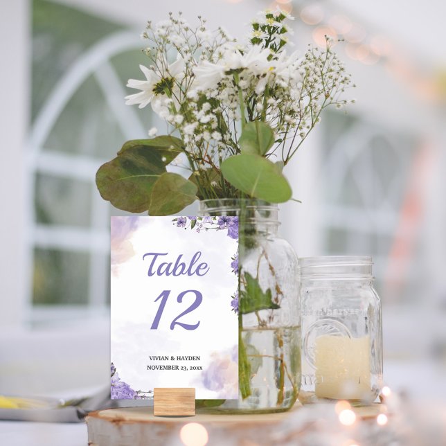 Table Mariage de fleurs mauve sucrée Numéro de tableau (Créateur téléchargé)
