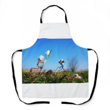 2 Fubby qui plantent une sphère de crocus.