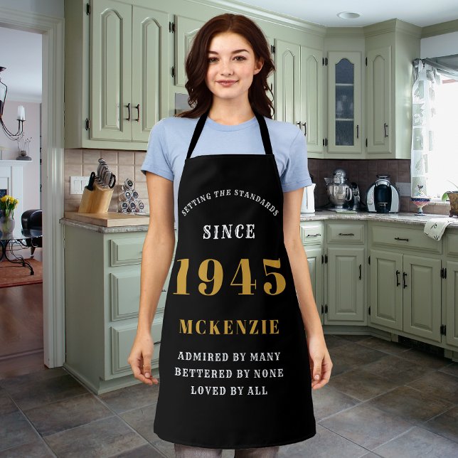 Tablier 80e anniversaire 1945 Nom Chic Elegant Black Gold (Personalized 80th Birthday Born 1945 Long black apron.)