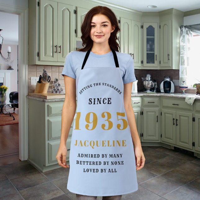 Tablier 90e anniversaire Né 1935 Bleu Et Or (Light blue long apron 90th birthday personalized.)
