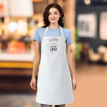 Tablier Ajouter Logo Employé Script moderne noir et blanc<br><div class="desc">Apron personnalisé que vous pouvez ajouter votre logo et le nom de votre employé dans un script moderne tendance. Personnalisez-le en remplaçant l'image et le texte de l'espace réservé. Pour plus d'options comme changer la police et sa taille/couleur ou l'espacement entre les lettres, cliquez sur le bouton "Modifier". *Veuillez noter...</div>