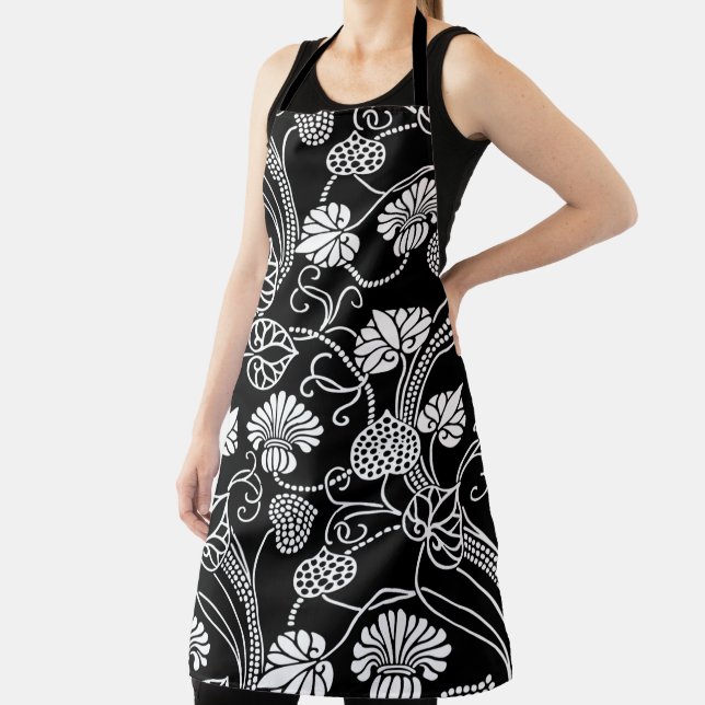 Tablier Antique Floral Pattern Black on White (Insitu)