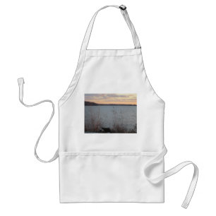 Tablier Apron du coucher du soleil sur le lac Shore