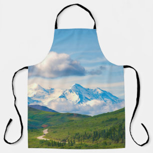 Tablier Avec ses immenses montagnes et entouré d'une merve