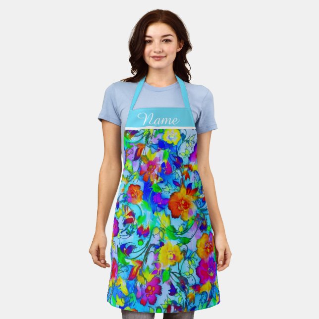 Tablier Bleu clair floral personnalisé (Porté)