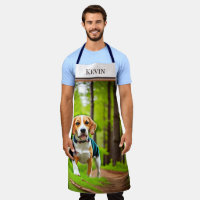 Chien Beagle rustique courant dans les bois