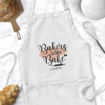Tablier Citation De La Brochure De Cuisson À Bake<br><div class="desc">Les Bakers Vont Faire Cuire La Citation De Pin Rolling Adulte Apron. Cute tablier de chef avec une drôle de citation d'humour cuisine. Personnalisez cette conception d'humour de cuisine personnalisée avec votre propre nom ou texte.</div>