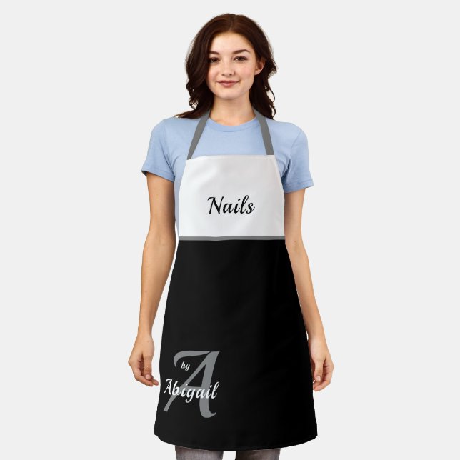 Tablier Clous Gris Noir Par "Votre Nom" Apron (Porté)