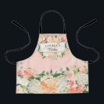 Tablier Cuisine Florale Personnalisée Peach Pretty<br><div class="desc">Ce charmant design présente un bouquet de fleurs de pêche et de rose saumon avec une verdure luxuriante. Personnalisez facilement le nom. Cela fait un excellent cadeau pour tout âge ! C'est également un excellent cadeau pour une fête de mariage !</div>