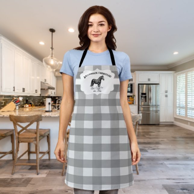 Tablier de cheval de ferme à carreaux gris buffle (Gray Buffalo Plaid Farm Horse Personalized Apron)
