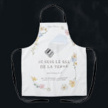 Tablier de cuisine<br><div class="desc">Apportez une touche de spiritualité et de style à votre cuisine avec notre tablier unique "Je suis le sel de la terre". Ce tablier allie l'élégance du design floral avec une citation inspirante, pour transformer vos moments de préparation culinaire en un acte de beauté et de foi. Avantages : Un...</div>