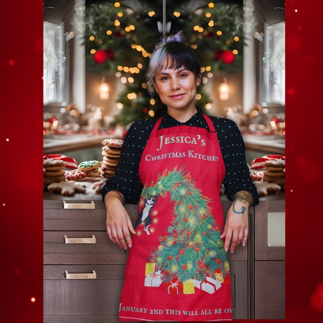 Tablier Drôle Accrochez-vous là Chat dans l'arbre de Noël (Funny Sarcastic Red Holiday Apron with Cat hanging in Christmas Tree, Hang in There  for Women)