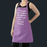 Tablier Elégant lavande nom personnalisé phrase phrase cit<br><div class="desc">Elégant lavande lilas et blanc nom personnalisé phrase de texte citent Apron. Idéal pour cuisiniers,  chefs,  poteries,  céramiques,  artisanat,  travail,  cuisine,  boulangerie,  barbecue,  grill,  mais aussi pour les entreprises et les magasins,  etc</div>