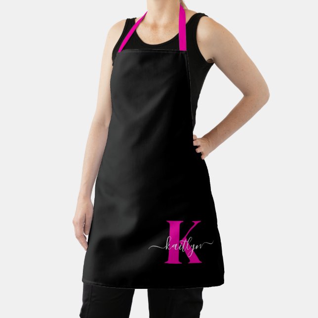 Tablier Élégant Noir Hot Rose Script Monogramme (Insitu)