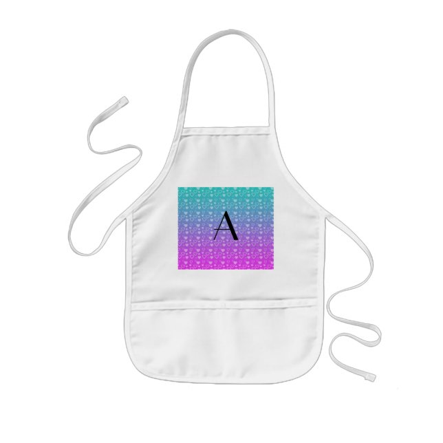 Tablier Enfant Turquoise et monogramme rose de coeurs (Devant)