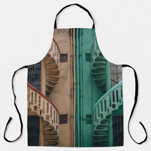 Tablier Escaliers en spirale en béton beige et vert à côté