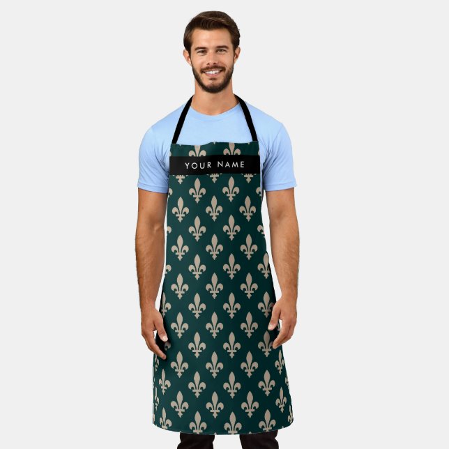 Tablier Fleur de Lis, Beige sur Vert, Royal, Votre Nom (Porté)