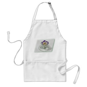 Tablier Fleur violette blanche dans une tasse