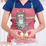 Tablier Fur Mama Funny Whimsical Cats Nom personnalisé<br><div class="desc">Fur Mama Funny Whimsical Cats Nom personnalisé Kitchen Aprons présente des chats fantaisistes avec le texte "Fur Mama" et votre nom personnalisé dans la typographie de script moderne sur un arrière - plan rouge. Parfait comme cadeau pour les amoureux de les chats pour Anniversaire, Fête des Mères, Noël et plus....</div>