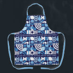 Tablier Happy Hanoukka Personnalisé Menorah & Stars Modern<br><div class="desc">FAITES SOURIRE LE "PERSONNEL" DE LA CUISINE CE parti Hanoukka / Chanukah avec des tabliers géométriques modernes Hanoukka / Chanukah personnalisés. Menorah, Dreidel, Donuts, Stars & Huile d'olive... Symboles Hanoukka juifs Espace pour ajouter votre texte personnalisé. Heureux souhaits d'Hanoukka. Ce look moderne et haut de gamme est une excellente façon...</div>