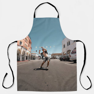 Tablier Homme jouant au skateboard