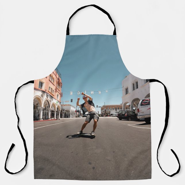 Tablier Homme jouant au skateboard (Recto)
