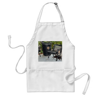 Tablier Kitty dans le parc