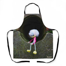 La poupée de Fubby dans un mur.