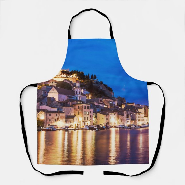 Tablier La ville croate de Sibenik la nuit. (Recto)