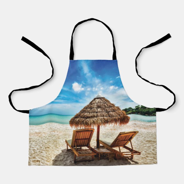 Tablier Lounge on beach throw pillow (Recto)