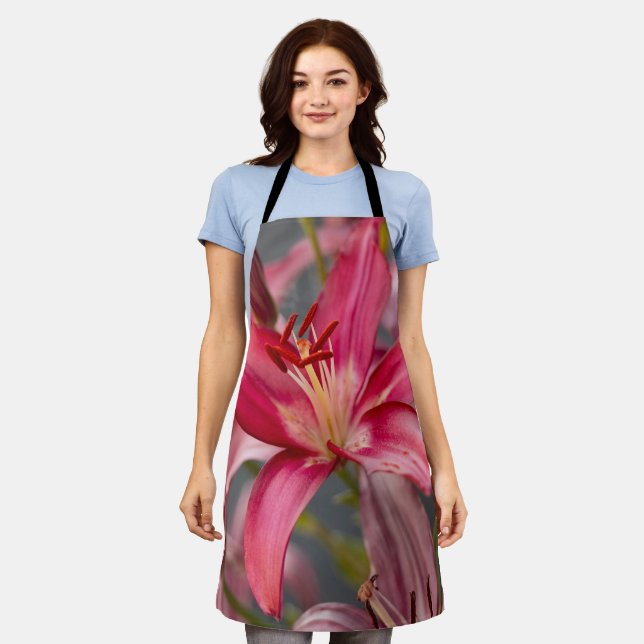 Tablier Lys asiatiques roses : Floral (Porté)