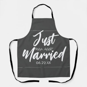 Tablier Mariés avec cadeau de mariage avec date mignon