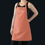 Tablier Monogramme de nom de script moderne personnalisé s<br><div class="desc">Tablier de cuisine avec monogramme de texte de nom de script moderne personnalisé saumon uni couleur unie girly élégant chic saumon et blanc. Personnalisez-le avec un nom, une citation, une phrase ou un texte. Idéal pour les cuisiniers, les chefs, la poterie, la céramique, l'artisanat, le travail, la cuisine, la pâtisserie,...</div>