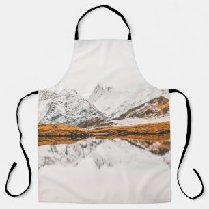 TABLIER MONTAGNE ROCHEUSE CAPÉE PAR LA NEIGE SOUS LE CIEL