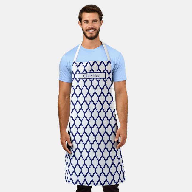 Tablier Moroccan Quatrefoil #4 Couleurs DIY Navy Blanc SV (Porté)