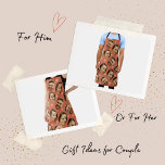 Tablier Motif de couple drôle coeur photo de visage person<br><div class="desc">Préparez l'amour et les rires avec ce tablier à motif de cœur et visage personnalisé pour couple drôle ! Avec votre visage téléchargé (ou celui de votre partenaire !) répété dans un motif ludique sur le thème du cœur, ce tablier est le mélange parfait d'humour et de sentiments. Que vous...</div>