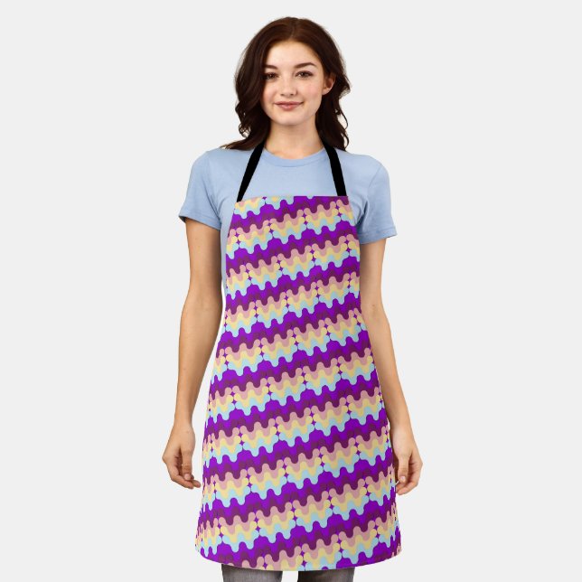 Tablier Motif ondulé rétro funky violet et jaune (Porté)