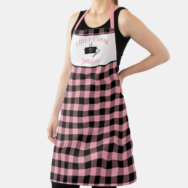 Tablier Motif Plaid de Buffalo de Cuisinière Rose et Noire (Insitu)