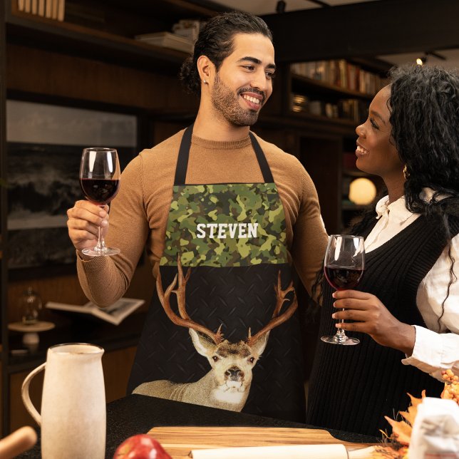 Tablier Nom de chasse aux cerfs de Camo Sports en plein ai (Camouflage Deer hunting Cook's Apron Personalized with any name)