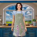 Tablier Nom de fleur sauvage rose-rose-rose-sauge<br><div class="desc">Un cadre vert à la sauge tendance. Décoré de fleurs sauvages et d'abeilles roses et violets aquarellés.</div>