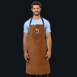 Tablier Nom du barreau Monogramme or en cuir de sable<br><div class="desc">L'tablier professionnel présente un design moderne avec un emblème en monogramme d'or métallique brossé sur arrière - plan en cuir marron sable texturé.</div>
